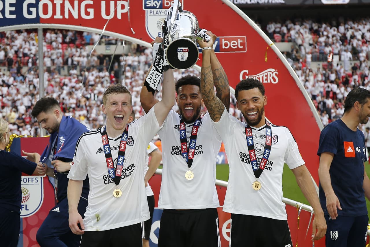 Fulham se une al Wolverhampton Wanderers y Cardiff City como los equipos ascendidos.