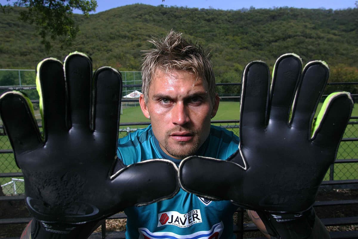 Omar 'Gato' Ortíz: el entonces arquero del Monterrey estuvo sancionado dos años por dopaje y en 2012 fue arrestado por varios secuestros. Actualmente cumple condena de 50 años de cárcel.