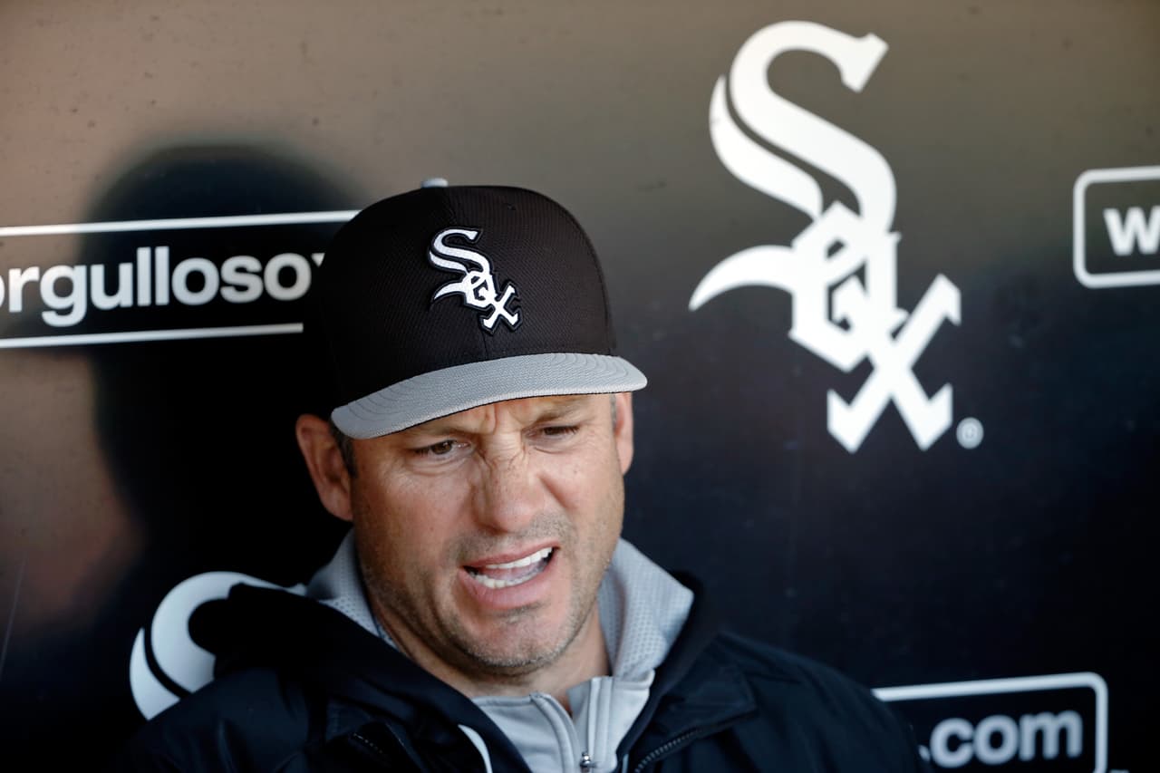 Ventura es un tanto la víctima de las expectativas de los demás. Los movimientos previos al inicio de la temporada suponían que iban a convertir a Chicago en contendientes pero no fue así. Las adiciones de Melky Cabrera, Adam LaRoche, y Jeff Samardzija han fracasado por completo. Agravados con la peor defensa en el béisbol y el pitcheo mediocre hicieron esta temporada un desastre para los Medias Blancas. El mayor problema ahora para el GM, Rick Hahn y el Presidente Kenny Williams es cómo se deshacen de una leyenda de los Medias Blancas.