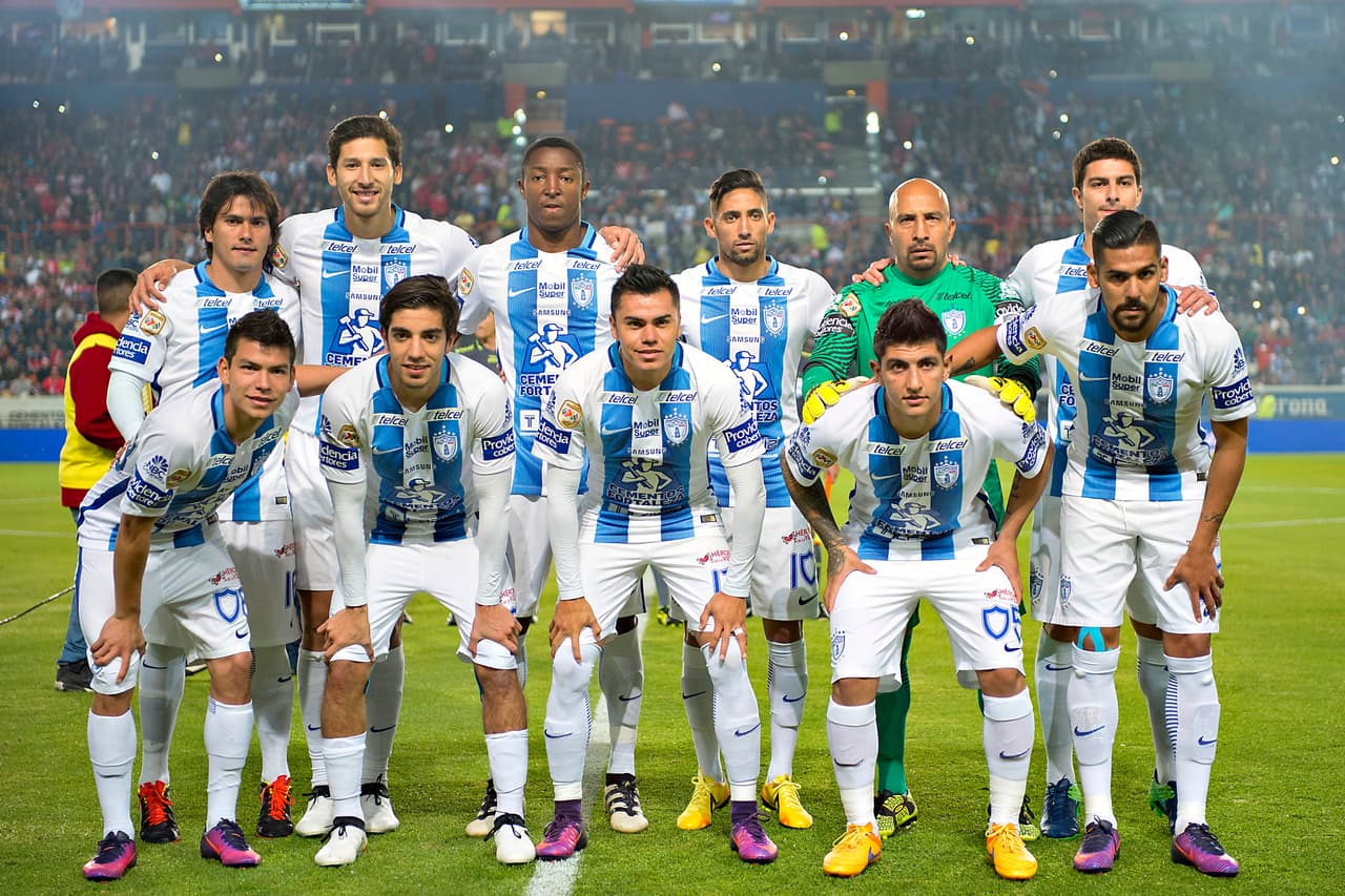 Pachuca era el obligado y salió como un vendaval en busca de ese gol que le pusiera en la instancia de semifinales, pero se encontró con un Necaxa que no salió atemorizado en el Hidalgo y trató de retener el balón la mayor parte del tiempo.