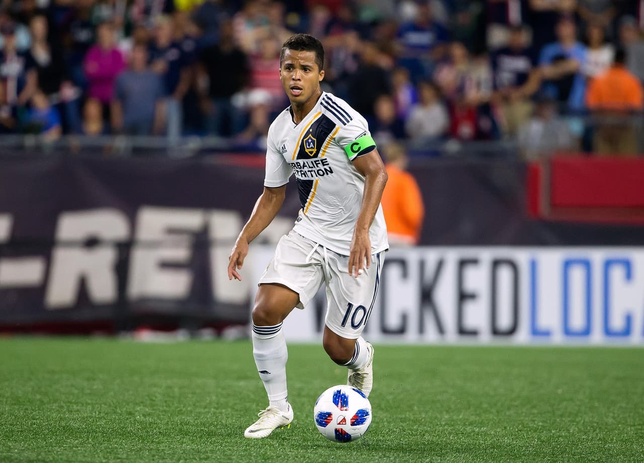 En el puesto 10, el mediocampista Giovani Dos Santos gana 5.5 millones de dólares por temporada con Los Angeles Galaxy, también en la MLS.