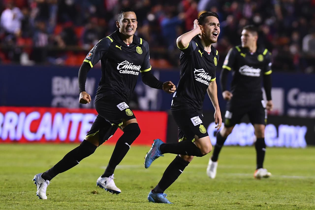 Leaño respira… Chivas tuvo una bravía reacción en el segundo tiempo y rescató el empate tras un inicio desastroso que Atlético de San Luis no supo sostener.