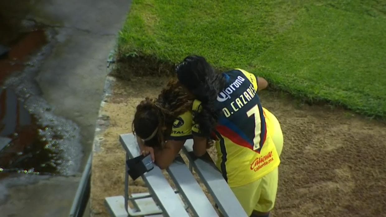 Daniela Espinosa no aguantó las lágrimas tras juego ante Rayadas