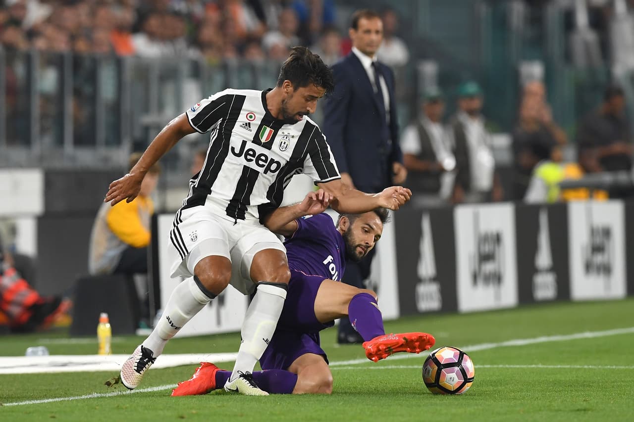 El alemán hizo cinco goles el torneo anterior por lo que es un hecho que sabe llegar al área contraria y Salcedo deberá estar muy pendiente.