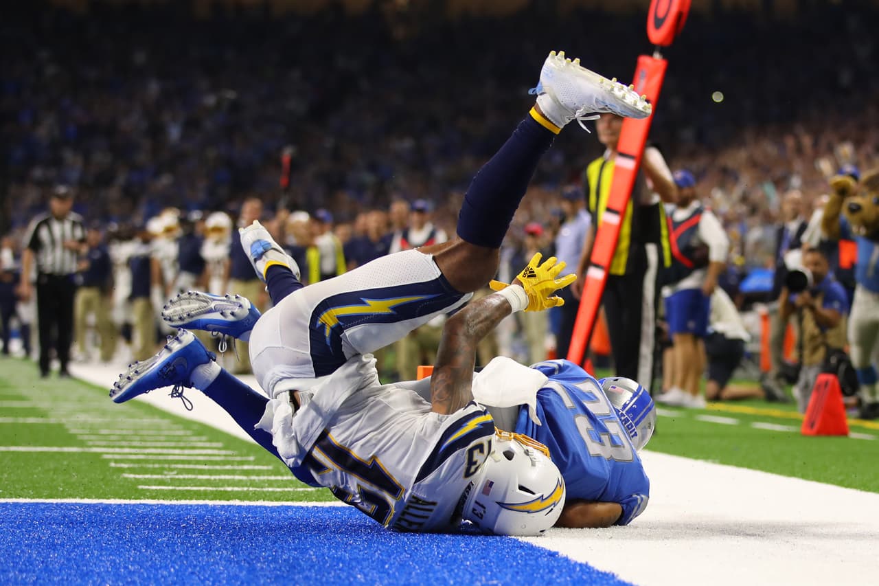 <b>Los Angeles Chargers 10-13 Detroit Lions.</b> Darius Slay intercepta un pase para Keenan Allen y evita el touchdown de Los Angeles Chargers.