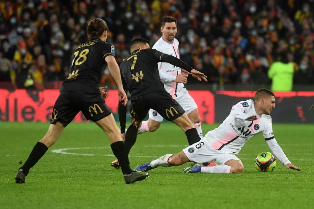 Georgino Wijnaldum evita las burlas hacia el PSG en el minuto 90+2, pone el empate 1-1 y rescatan un punto.