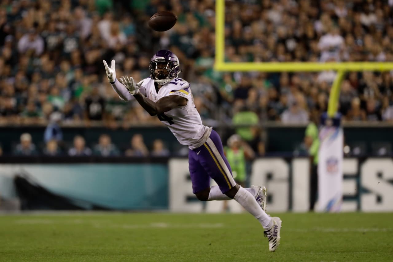 Kirk Cousins lanzó para 301 yardas y un touchdown y los Minnesota Vikings vencieron a los Philadelphia Eagles 23-21 el domingo en una revancha del juego de campeonato de la NFC de la temporada pasada.