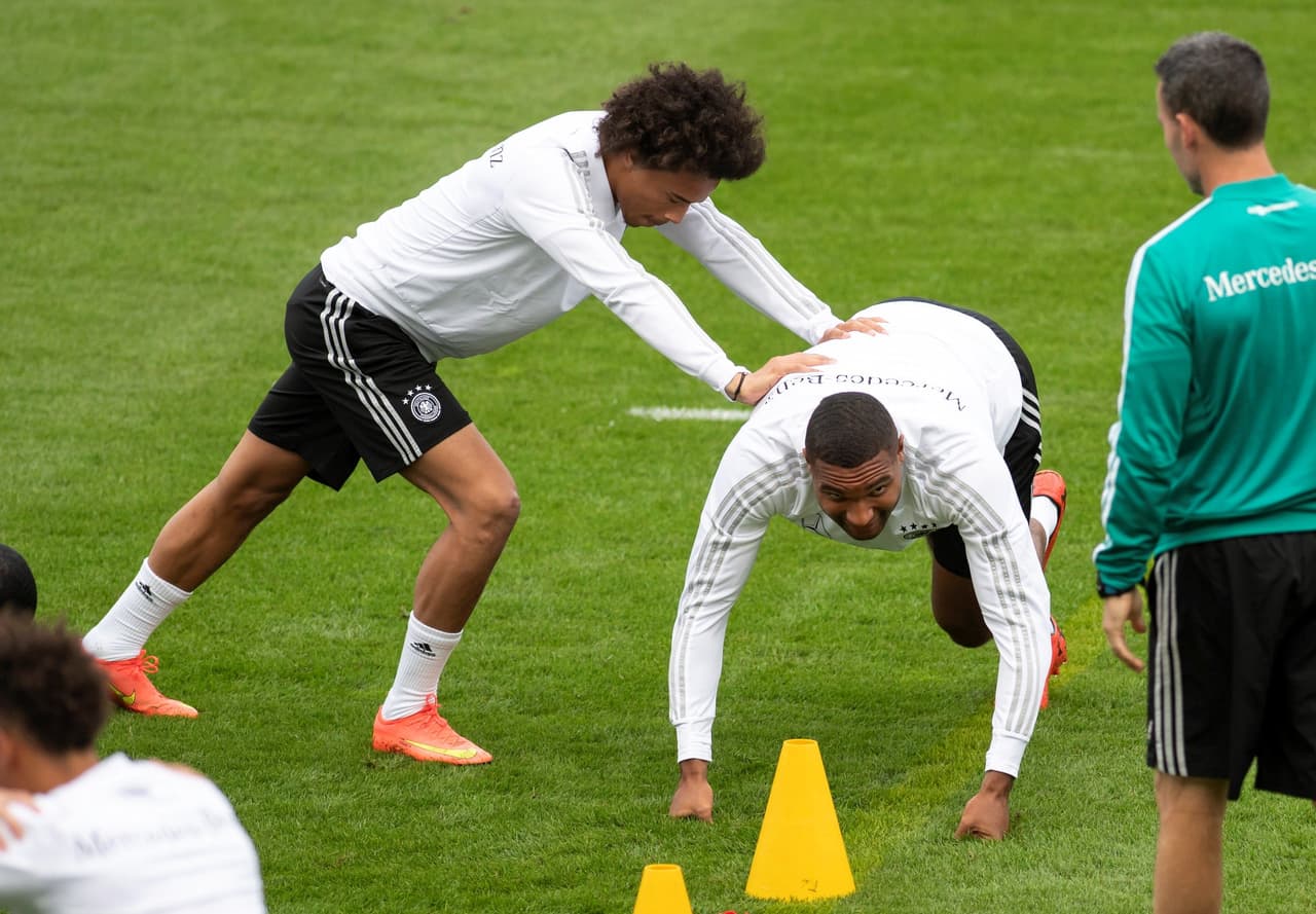 Además, al equipo alemán vuelvenjugadores como Leroy Sane (Manchester City) y Nils Petersen (Friburgo).