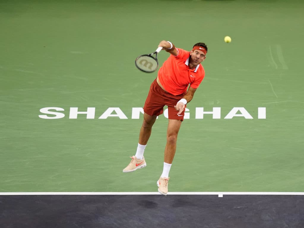 La temporada anterior llegó a la Semifinal del Abierto de Francia, y aunque perdió con Rafael Nadal, eran buenas señales del repunte de la carrera del argentino. Pero tras Shánghai 2018 de nuevo se han vuelto a generar especulaciones.