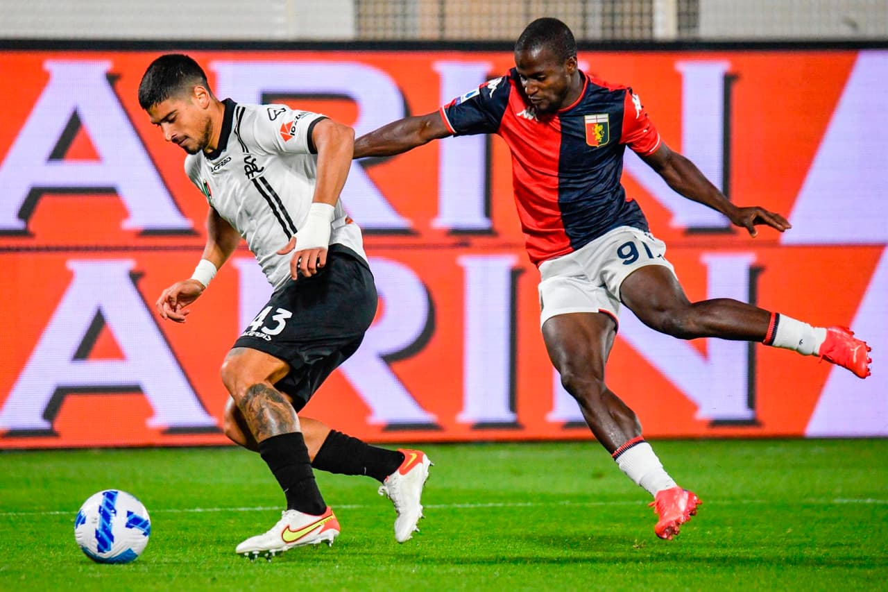 Genoa y Spezia empatan 1-1 durante la Jornada número 11 en la Serie A. Al minuto 66, Salvatore Sirigu anotó un gol en contra de su propia escuadra, poniendo adelante a los 'Aguiluchos', pero Domenico Criscito se encargó de igualar el marcador al 86' tras cobrar un penalti; el mexicano Johan Vásquez fue titular durante el encuentro.