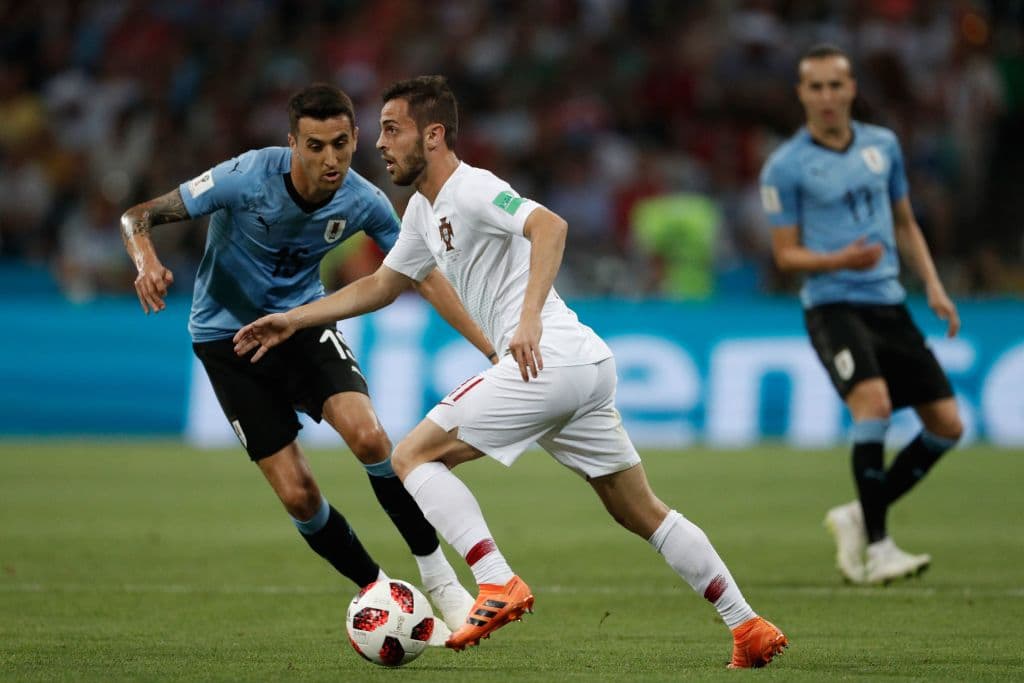 Portugal tuvo la iniciativa con un Uruguay celoso de los espacios, que evitaba darle oportunidades a los lusos.