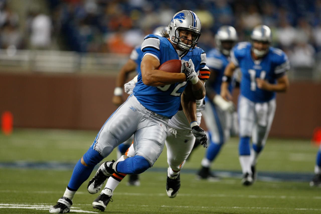 Como otros casos en la NFL, el hermano de ‘Gronk’, Dan, jugó para los Detroit Lions. Ambos ocuparon la misma posición en el campo.