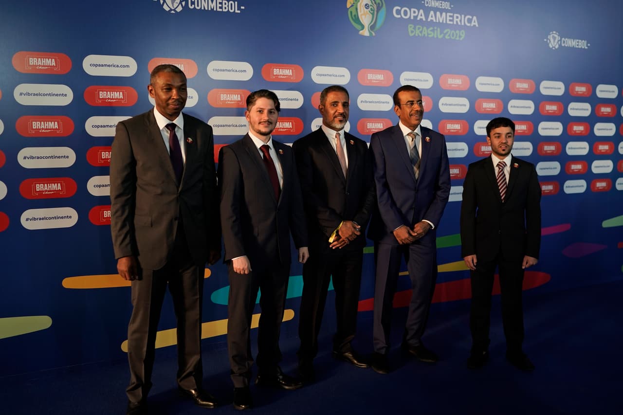 Qatar, una de las selecciones invitadas trajo un contingente de funcionarios y directivos, para ir calentando motores con el gran evento que albergarán en 2022.