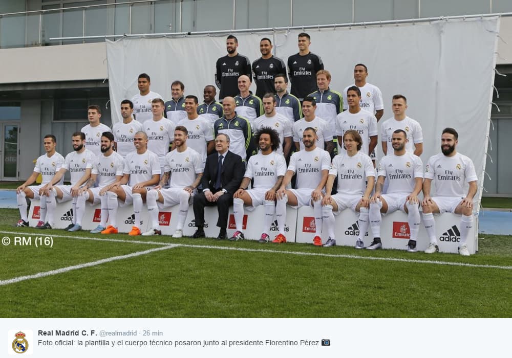 El equipo completo del Real Madrid posó junto a Zinedine Zidane