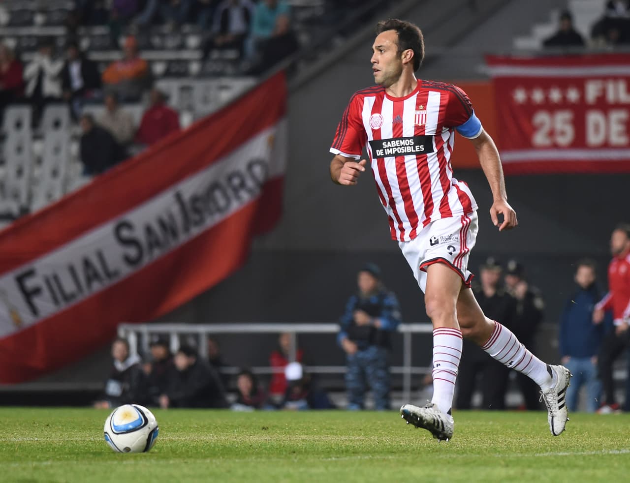 Estudiantes de La Plata ganó y se acerca a la Copa Libertadores