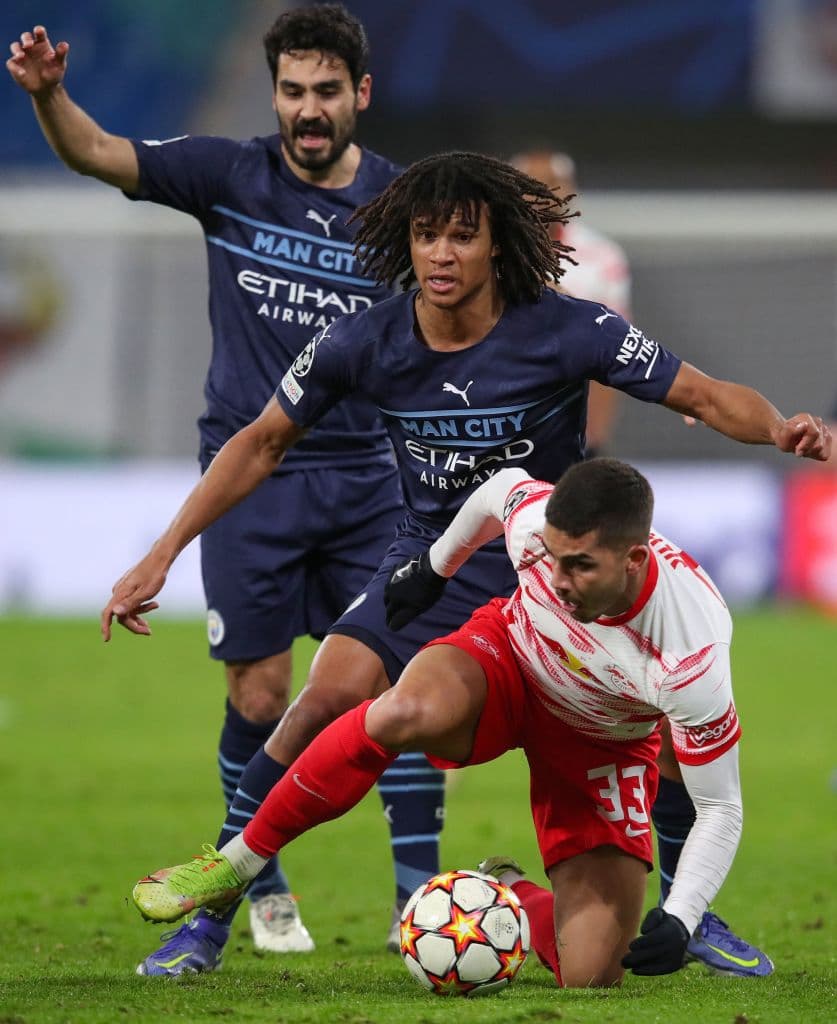 RB Leipzig derrota 2-1 al Manchester City de Pep Guardiola con goles de Dominik Szoboszlai y André Silva, para los 'Cityzens' descontó Riyad Mahrez ya al filo del partido. La escuadra alemana se queda con el tercero de grupo.