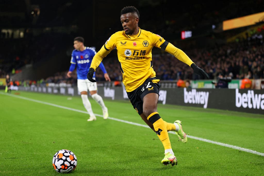 Wolverhampton se impone en el Molineaux ante Everton 2-1, durante la Jornada 10 en la Premier League. Max Kilman anotaba el primero para los locales al 28', pero Alex Iwobi emparejaba el partido a los 66' pero un golazo del mexicano Raúl Jiménez, le dio la victoria a los Wolves sobre los Toffees.