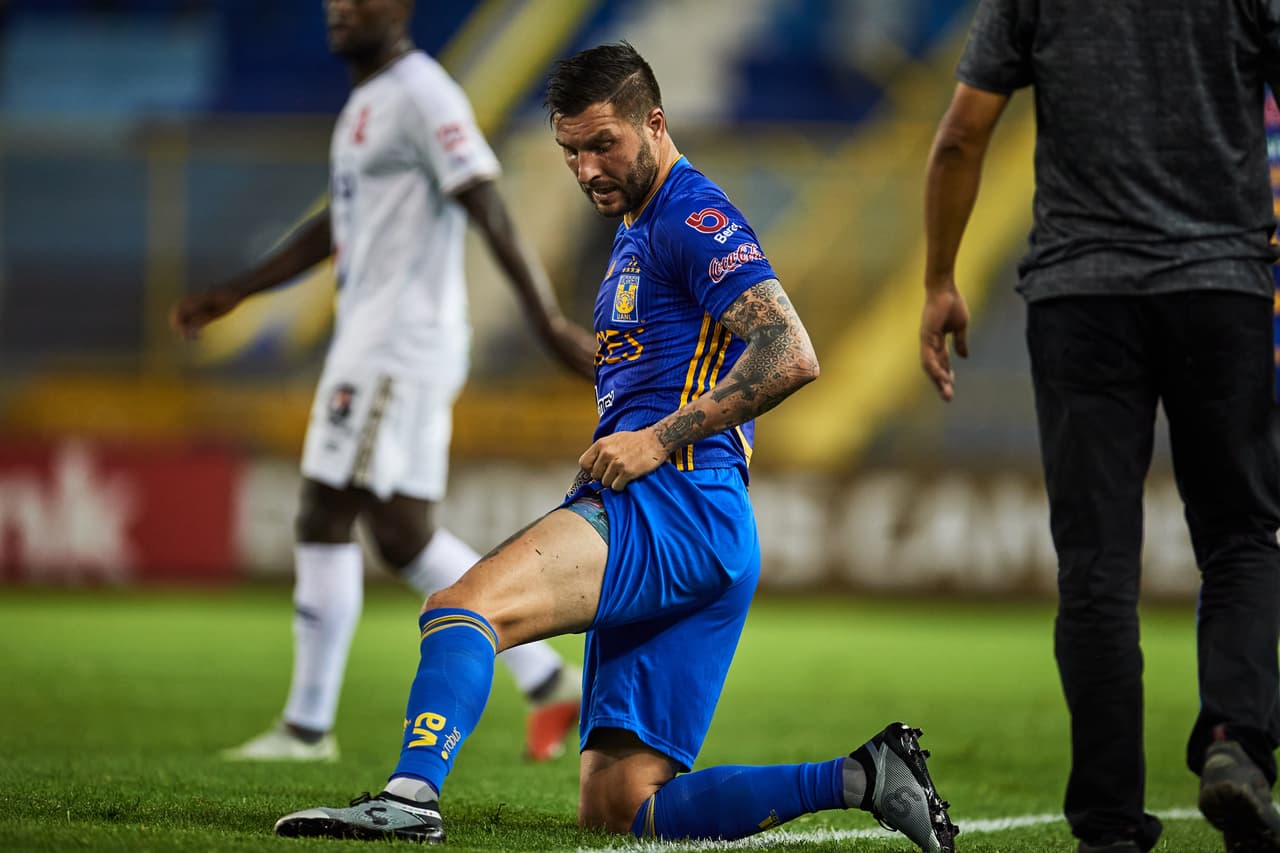 Gran parte del partido sus movimientos fueron por la banda izquierda.