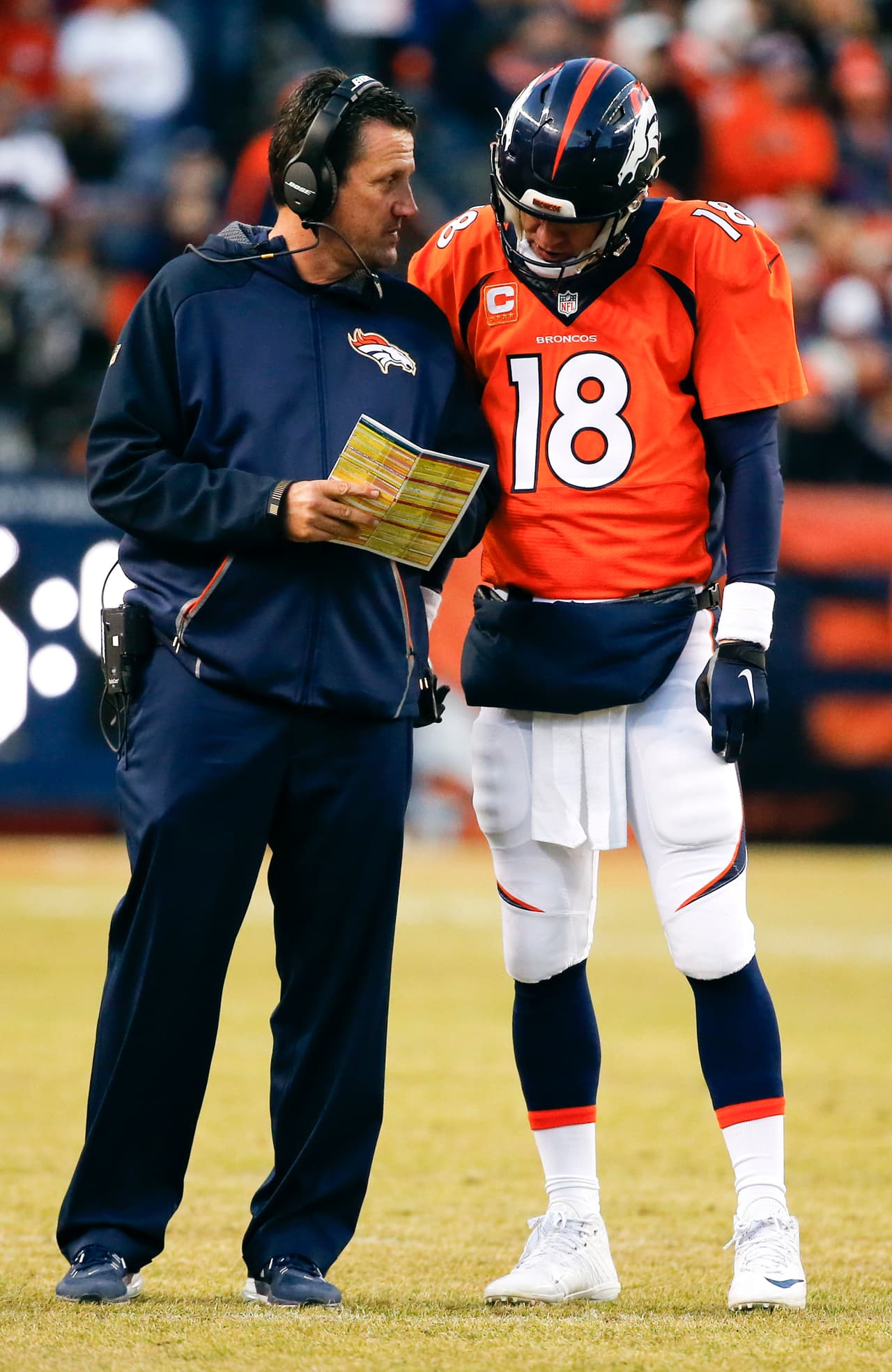 GARY KUBIAK Cumple su primera temporada como coach principal de los Denver Broncos, de nuevo reunido con John Elway quien encabeza la oficina del equipo. Primer año de trabajo con Peyton Manning.