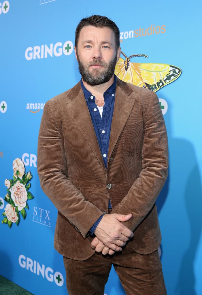 Gatsby vive obsesionado con la idea de recuperar al amor que dejó escapar años atrás. Para ello se hará amigo de su vecino recién llegado, el joven Nick Carraway.
<br>