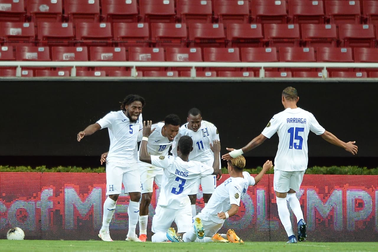 Marvín Márquez y Douglas Martínez fueron los encargados de anotar en el entretenido empate entre la selección de El Salvador y Honduras.