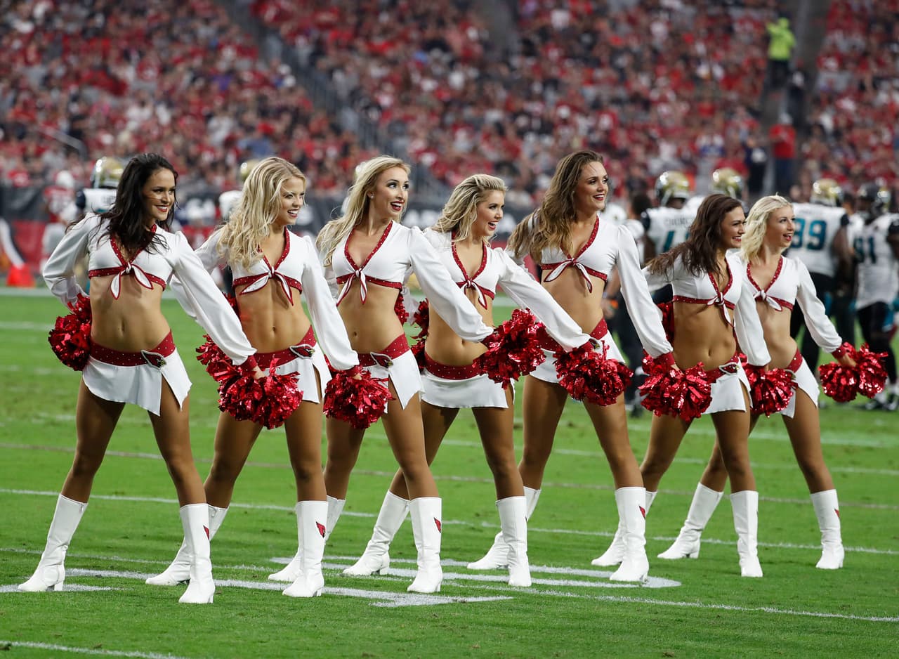 La Semana 12 de la NFL tuvo en la belleza y energía de las porristas en los estadios ese ingrediente perfecto para darle un color especial al fútbol americano estadounidense.