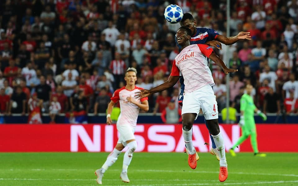 Los locales se pusieron adelante 2-0 condos goles del delantero árabe-israelí Munas Dabbur (45' y 48'). Parecía que la suerte estaba echada. Era una fiesta el estadio del Red Bull Salzburg.