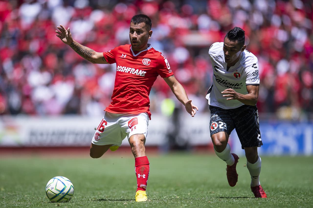 Toluca vino de atrás para vencer a los Xolos con goles de Carlos González, Jean Meneses y Camilo Sanvezzo.