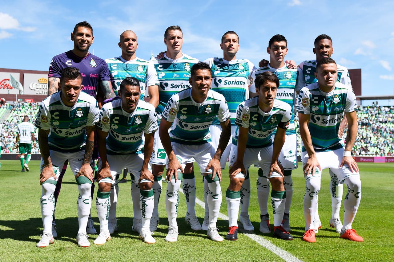 Aunque parezca difícil de creer, Santos Laguna portó tres diferentes combinaciones de uniforme en la Jornada 9 ante León.