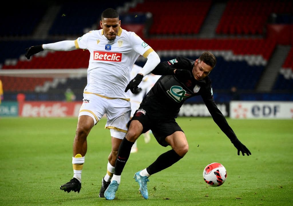 Paris Saint-Germain quedó fuera tras caer ante Niza en tanda de penales, aún con Messi y Kylian Mbappé en cancha. Tras terminar 0-0 en tiempo regular, el partido se decidió desde los once pasos y los visitantes pasan a Cuartos de Final.
