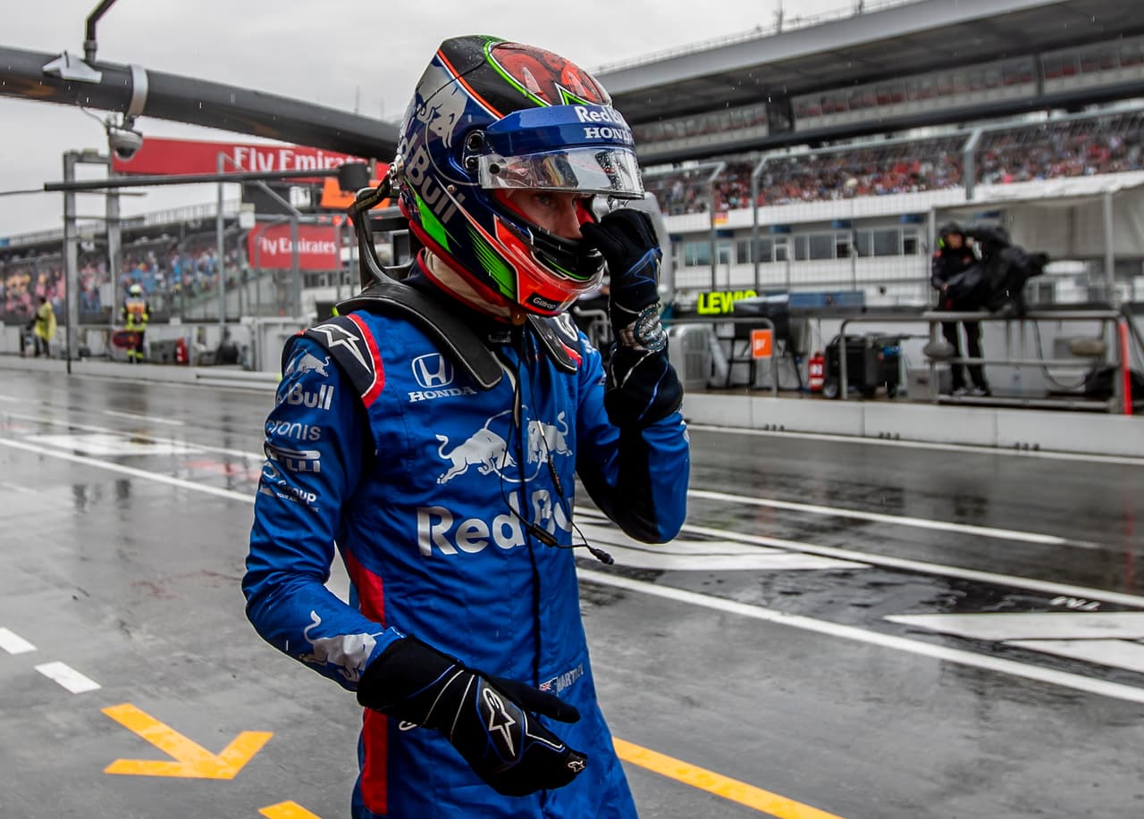 Otro piloto con problemas, el australiano Brendon Harley de Toro Rosso, saldrá en el puesto 18.