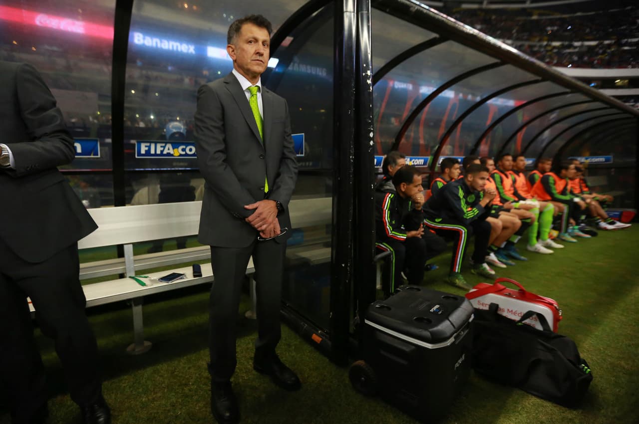 El primer partido de Juan Carlos Osorio como técnico del 'Tri' fue en casa contra El Salvador el 13 de noviembre de 2015, luego de la salida de Miguel Herrera.