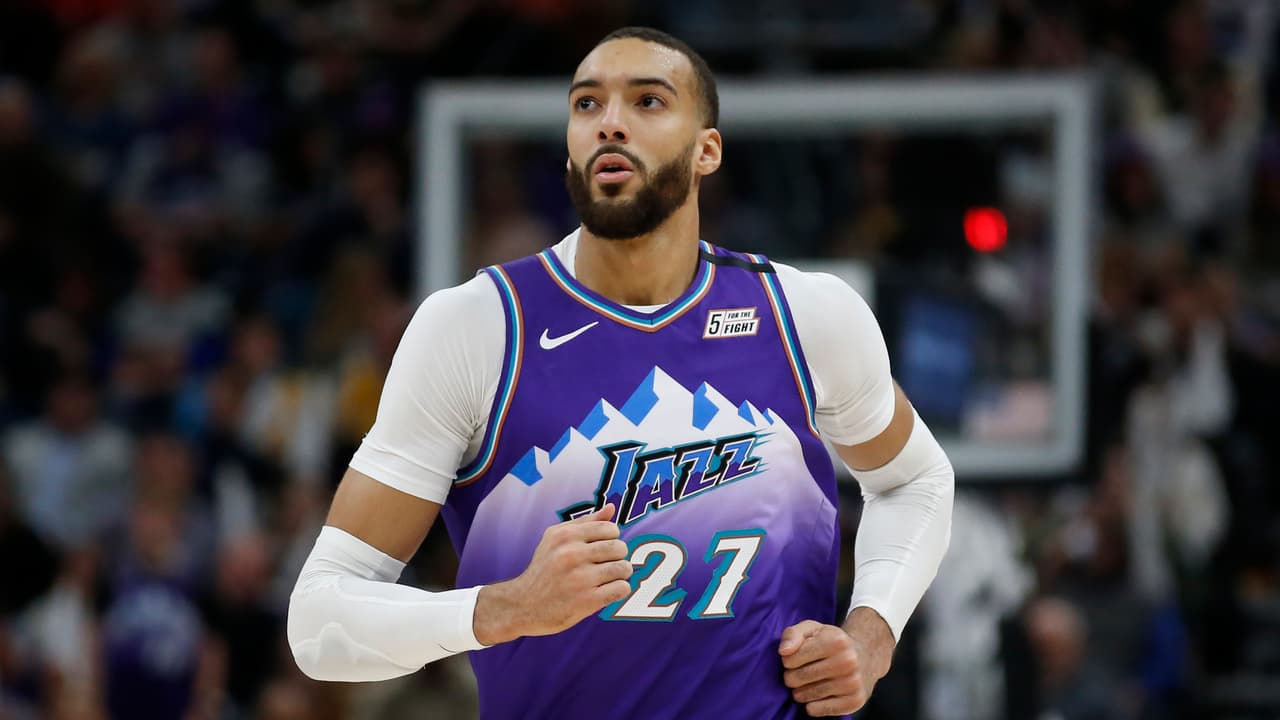 La defensa de Utah no ha sido tan buena como la temporada pasada, sin embargo se encuentran dentro de los cinco equipos que están colocados en el lugar siete tanto en la defensiva como en la ofensiva; Rudy Gobert es pieza fundamental para el equipo.