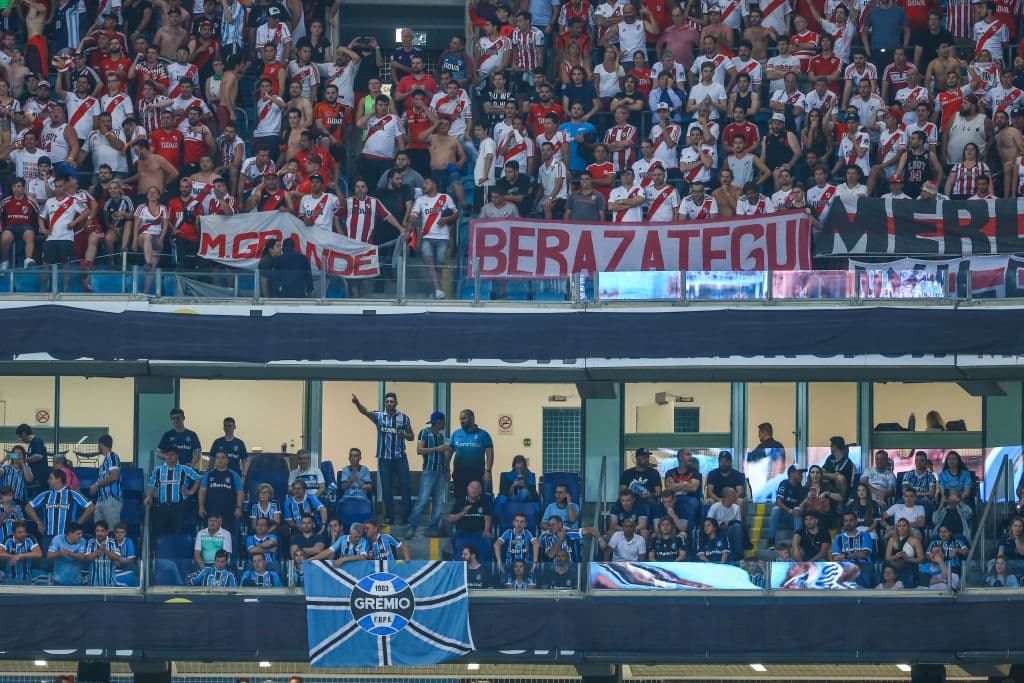 A pesar de la lejanía con la capital argentina, sede del equipo rojiblanco, un numeroso contingente acompañó al equipo pampero hasta la zona sureña de Brasil