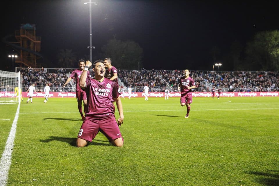 USL - Tulsa Roughnecks 1-2 Sacramento Republic: el mexicano Sammy Ochoa aportó con una asistencia para la victoria de su equipo. En tres partidos suma 3 goles y una asistencia.