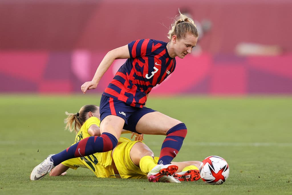 Estados Unidos luchó hasta el final y se lleva el bronce ante la escuadra de Australia 4-3. De la mano de Megan Rapinoe, quien anotó doblete, y de Carli Lloyd, quien también sumó dos tantos, logran subir al podio en los Juegos Olímpicos de Tokyo 2020. Alex Morgan salió lesionada del encuentro.
