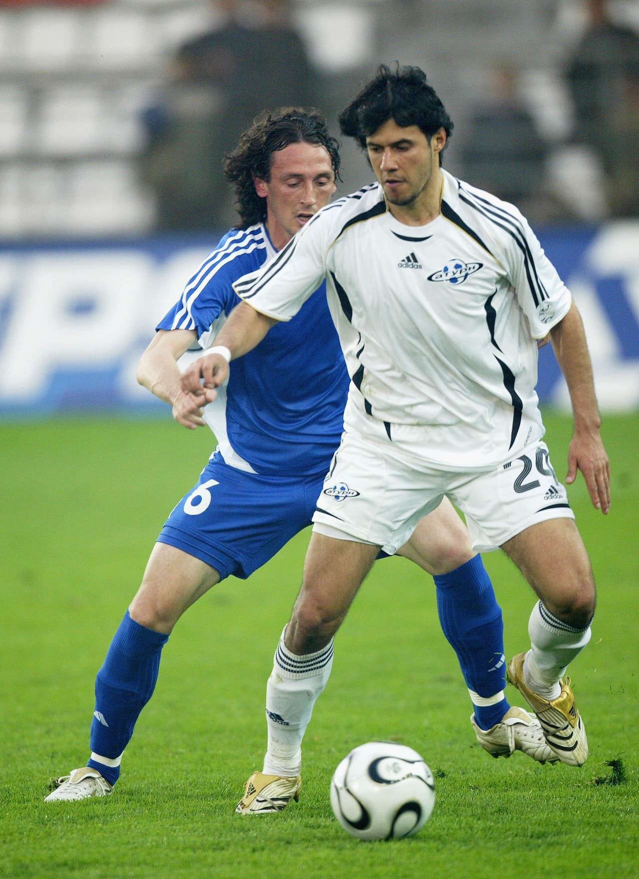 Como su compatriota Pablo Zeballos, Bareiro también jugó en la Russian Premier League, él con el FC Saturn.