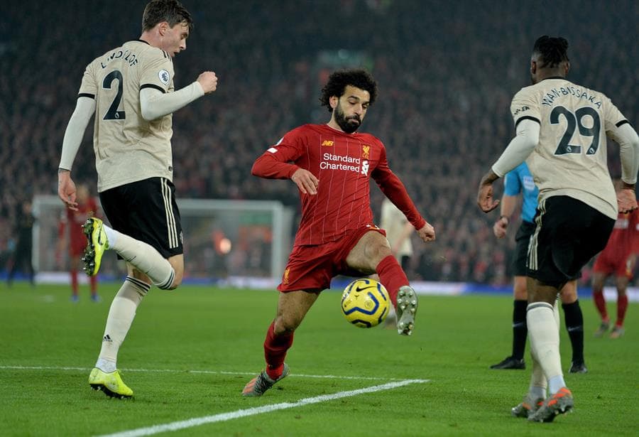 Liverpool se lleva el derbi de Inglaterra con goles de Virgil Van Dijk (14') y Mohamed Salah (93') ante el Manchester United. Liverpool sigue invicto y ya suma 39 partidos sin una derrota.