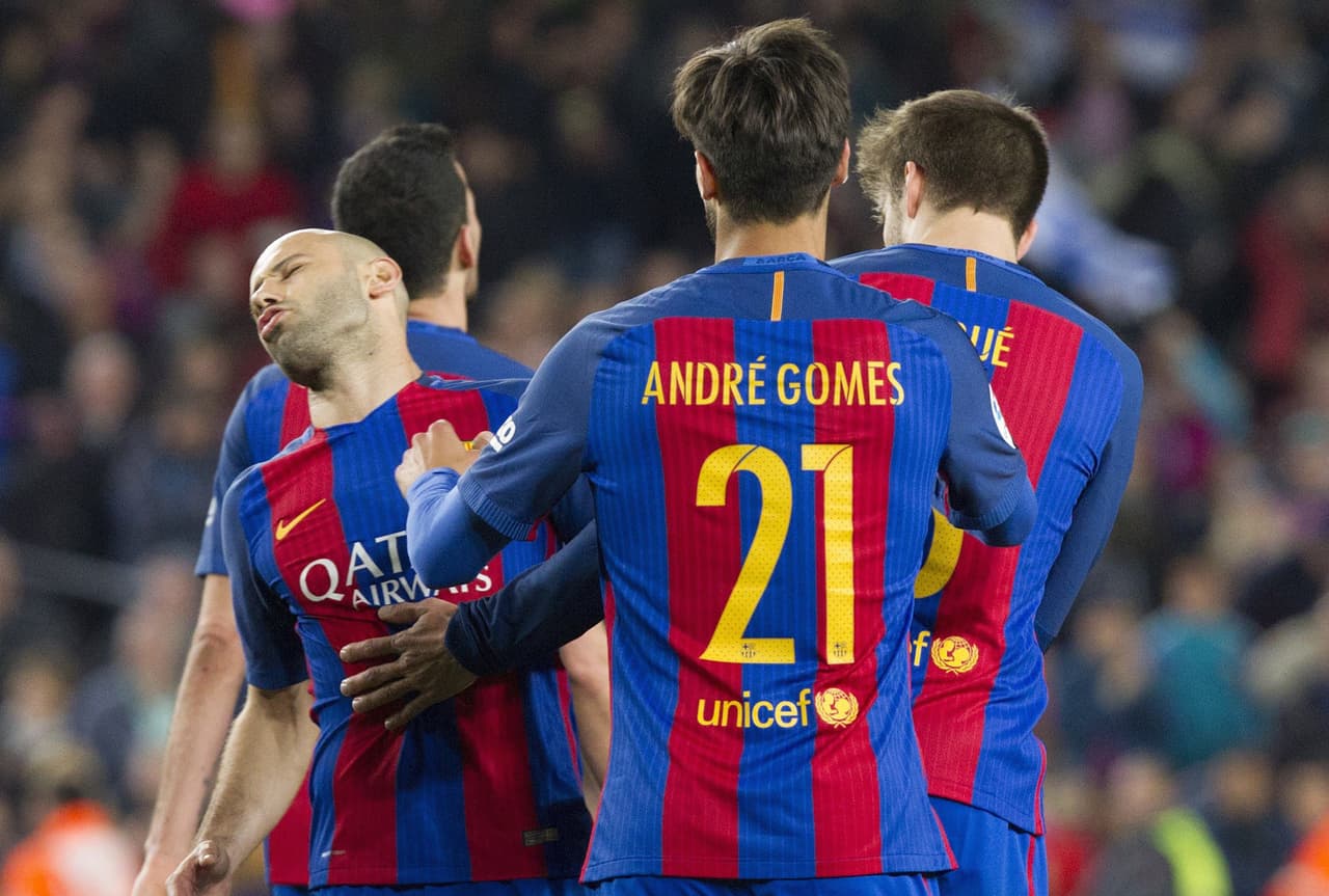 El último gol, el de la despedida del partido, lo anotó André Gomez, que entró por Rafinha al minuto 74 y puso el 4-2 al minuto 44 del segundo tiempo tras pase de Neymar.