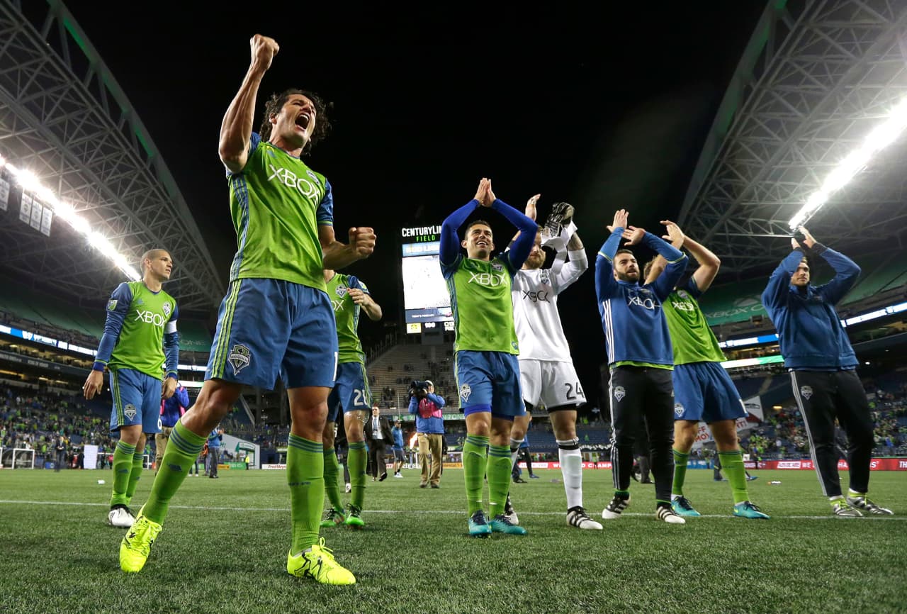 Seattle Sounders celebra su duro paso y ahora enfrentará el 30 de octubre y el 6 de noviembre a Dallas su paso a la final de la Conferencia Oeste.