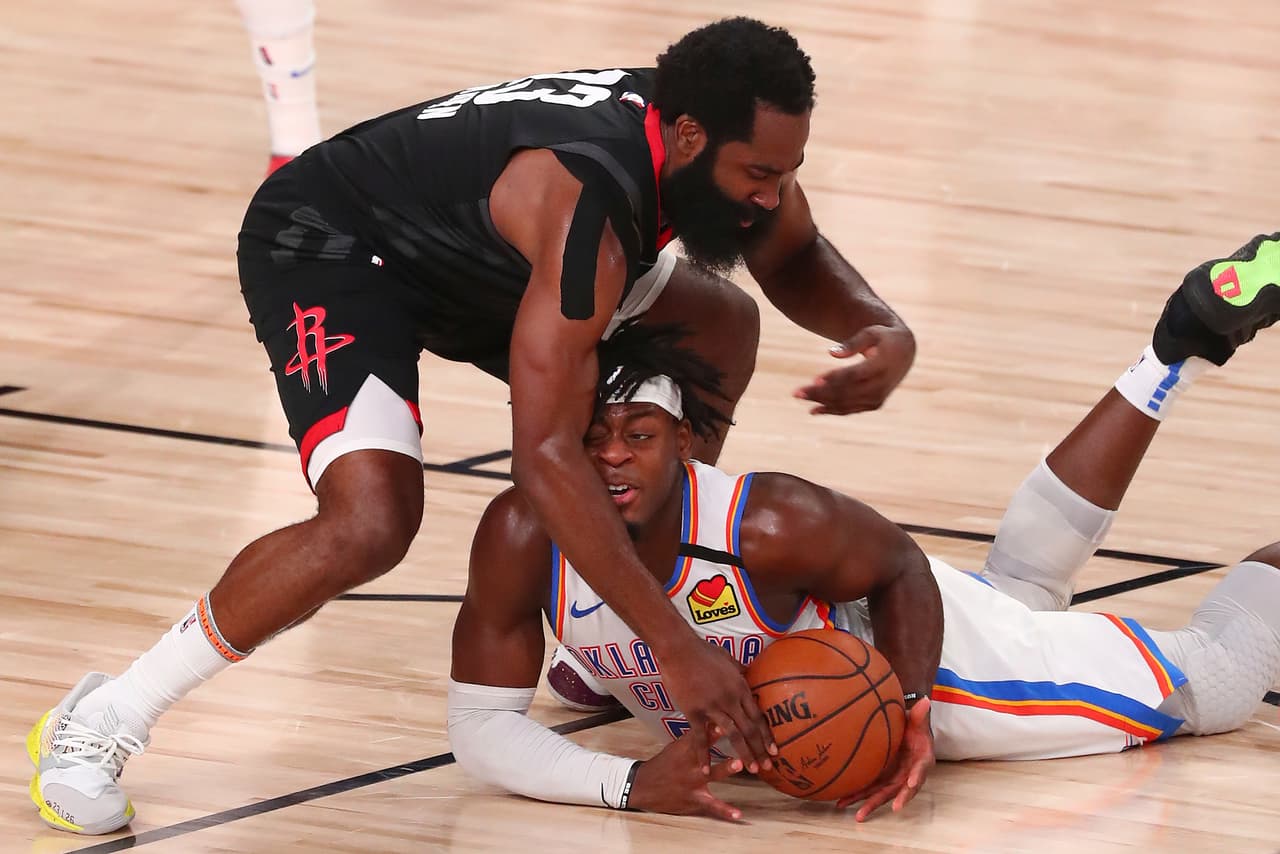 Oklahoma City Thunder se vuelve a imponer a los Hoduton Rockets con un marcador de 114-117 y ponen la serie 2-2.