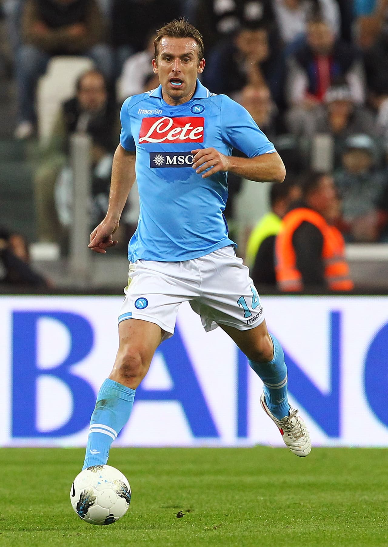 Las buenas actuaciones de Hugo Campagnaro le valieron jugar con Argentina el partido contra Bosnia en Brasil 2014.