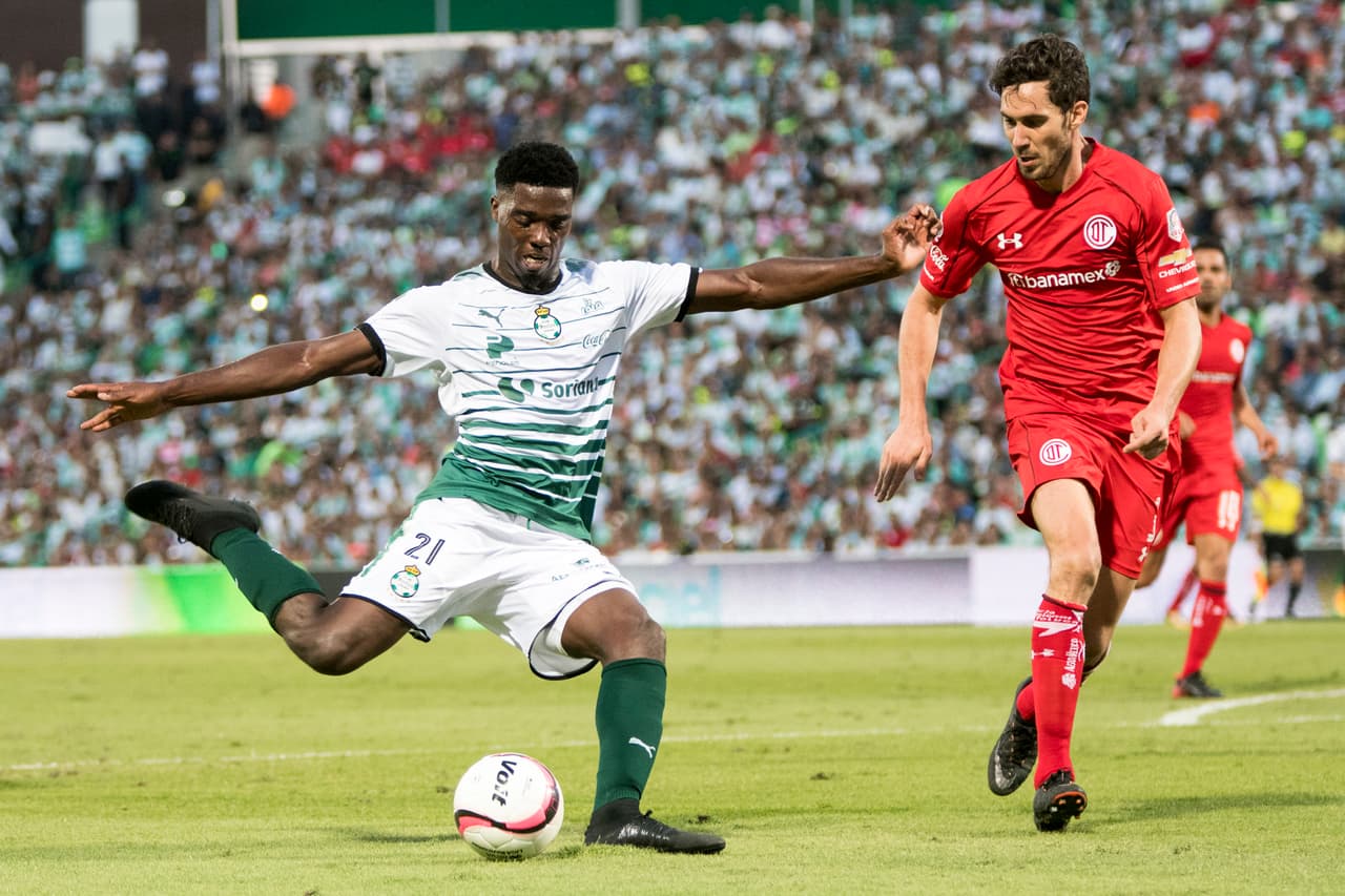 Jorge Tavares, jugador de Cabo Verde en el Santos.