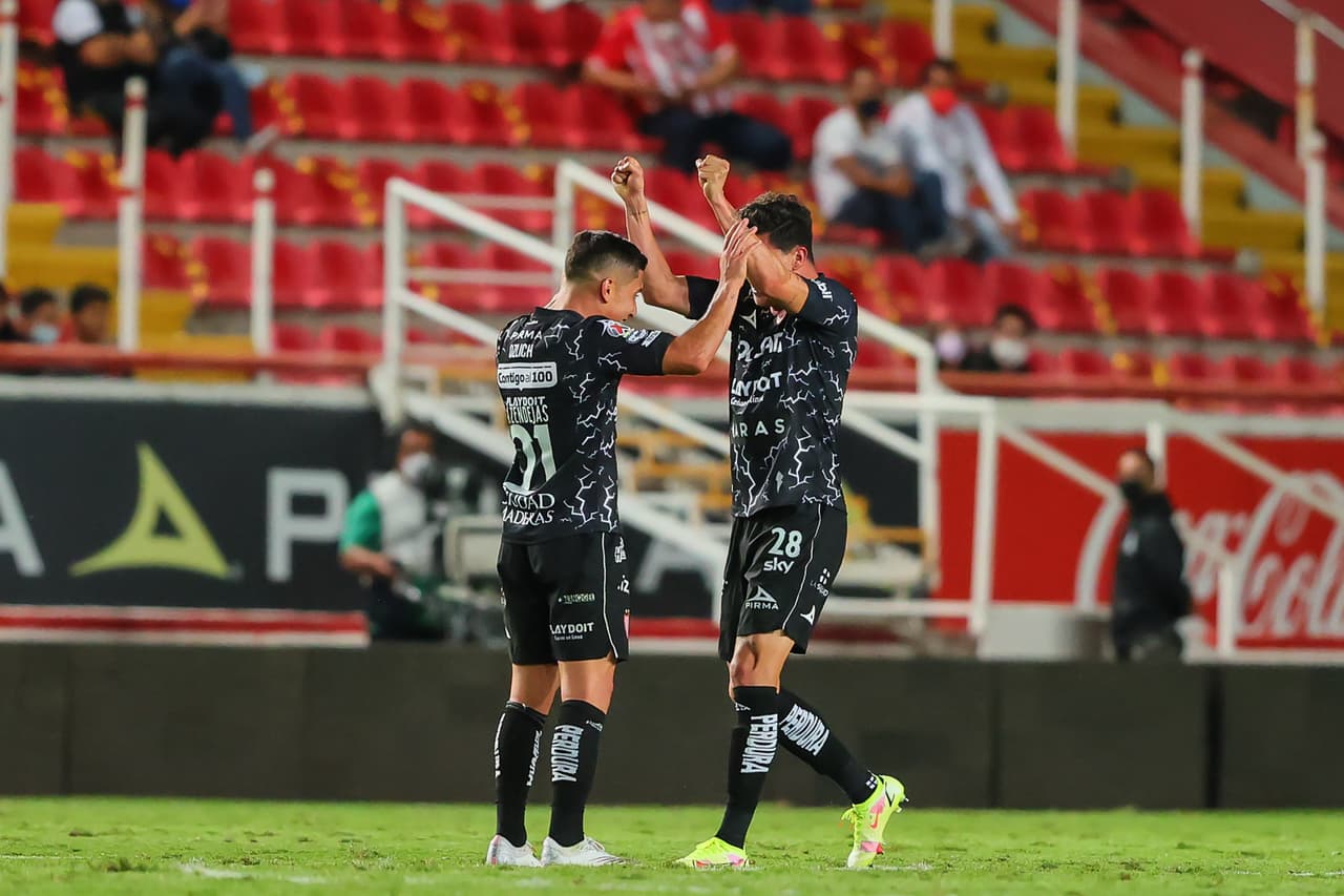 Al 84', Maxi Salas 'madrugó' en el cobro de un tiro libre y dejó solo a Luis García que se enfiló al arco y definió correctamente.