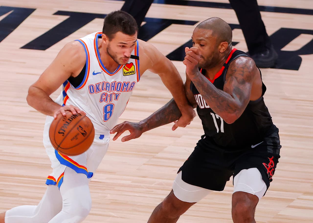 Oklahoma City Thunder se vuelve a imponer a los Hoduton Rockets con un marcador de 114-117 y ponen la serie 2-2.