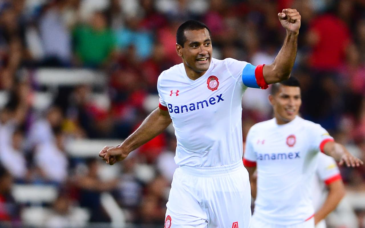 Paulo Da Silva tuvo un partido redondo con el Toluca, el paraguayo abrió el marcador con un potente cabezazo y al final los Diablos ganaron el encuentro ante Atlas.