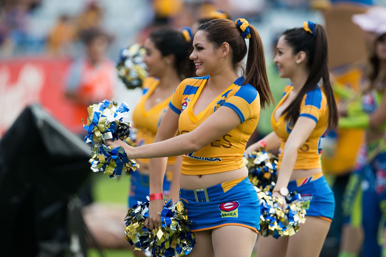 La belleza de las porristas en la fecha 13