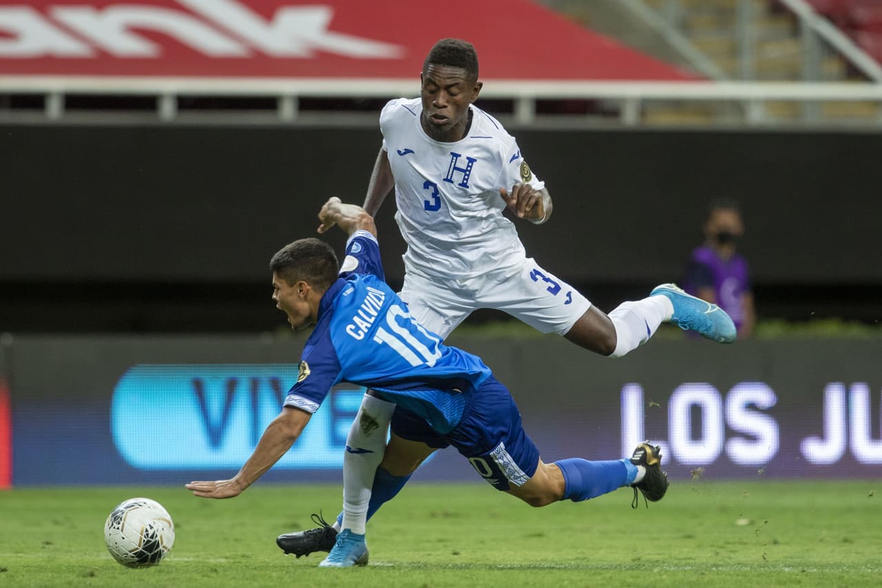 Marvín Márquez y Douglas Martínez fueron los encargados de anotar en el entretenido empate entre la selección de El Salvador y Honduras.
