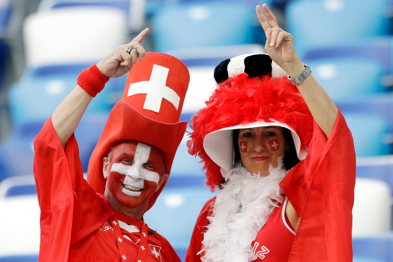 Fanáticos suizos y costarricenses llegaron a abarrotar el estadio Nizhny Novgorod para despedir a sus selecciones en la primera fase. Los ticos se van a casa, los helvéticos a la segunda ronda.