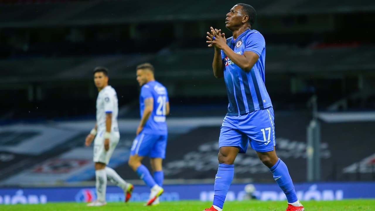 Cruz Azul alista sanción a Bryan Angulo por indisciplina